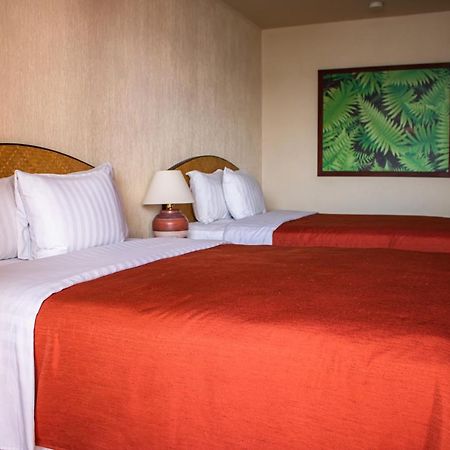 Camino Real Tikal‎ Hotel Ел Ремате Екстериор снимка