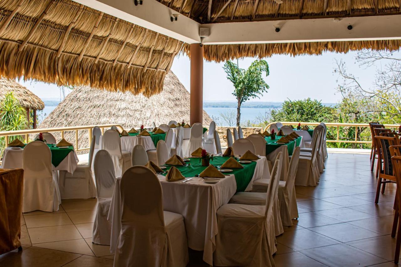Camino Real Tikal‎ Hotel Ел Ремате Екстериор снимка