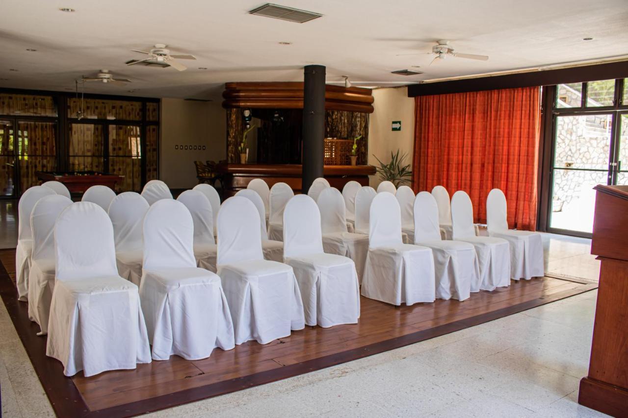Camino Real Tikal‎ Hotel Ел Ремате Екстериор снимка