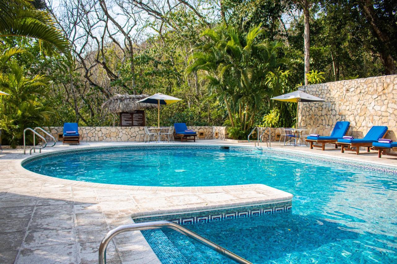 Camino Real Tikal‎ Hotel Ел Ремате Екстериор снимка