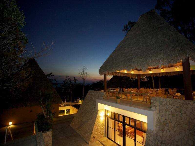 Camino Real Tikal‎ Hotel Ел Ремате Екстериор снимка