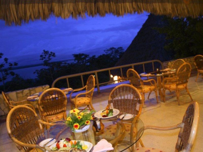 Camino Real Tikal‎ Hotel Ел Ремате Екстериор снимка