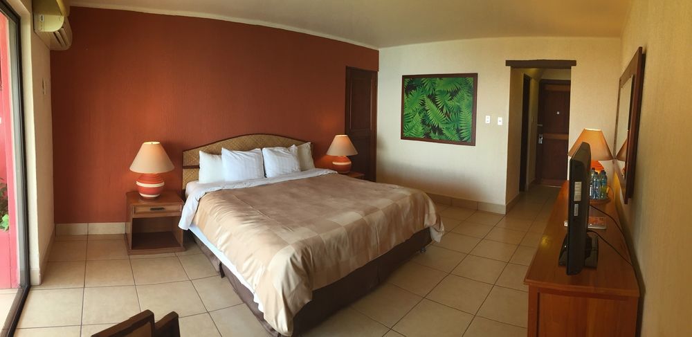 Camino Real Tikal‎ Hotel Ел Ремате Екстериор снимка